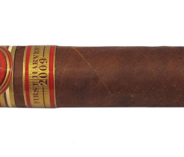 Blind Cigar Review: Oliva | Saison Toro