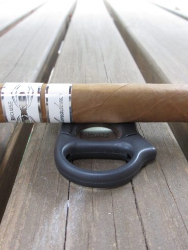 Quick Cigar Review: Iconic Leaf | Recluse Amadeus Toro