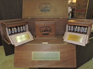 Cigar News: La Aurora Shipping Puro Vintage 2006 111 Aniversario Master Cases Series