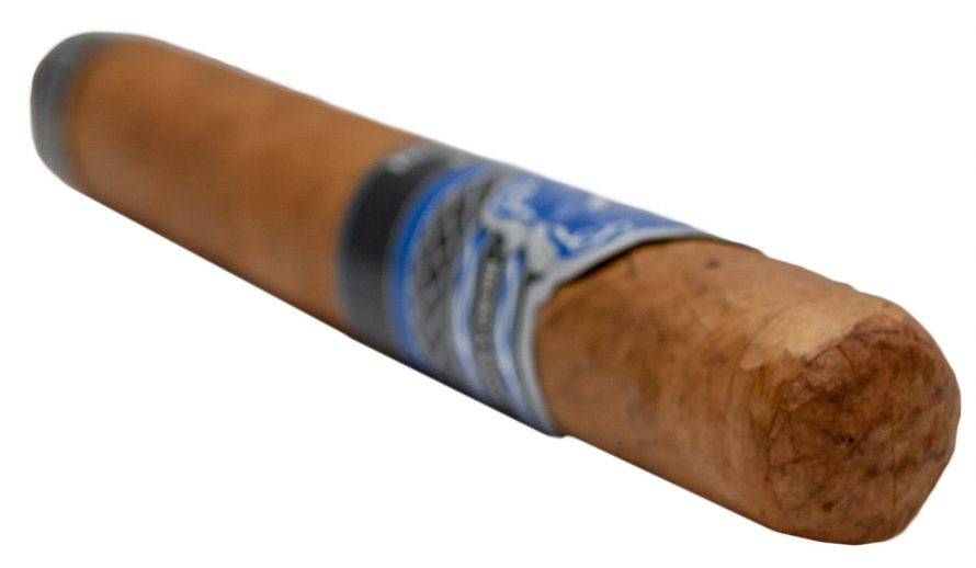 Blind Cigar Review: Hiram & Solomon | Entered Apprentice Toro