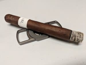 Blind Cigar Review: Dunbarton Tobacco & Trust | Sobremesa Elegante en Cedro