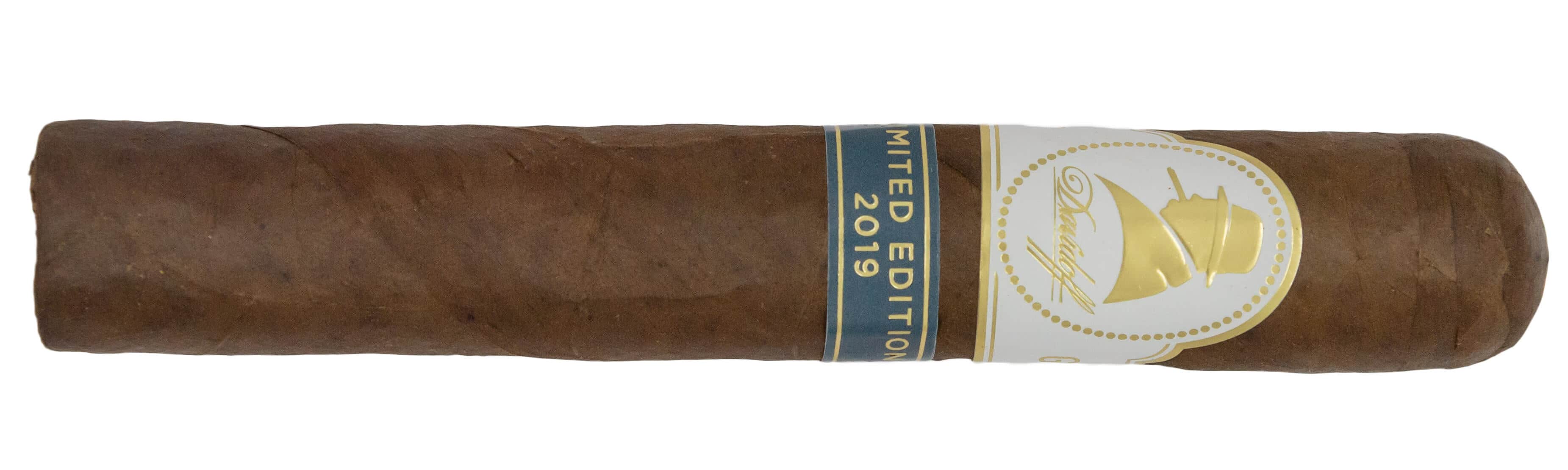 Quick Cigar Review: Davidoff | Winston Churchill Limited Edition 2019 The Traveller
