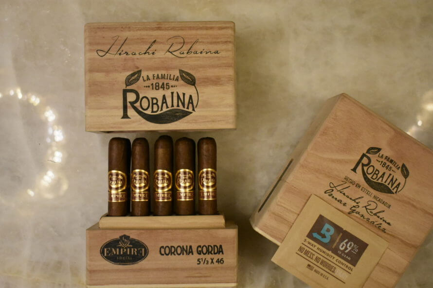 Cigar News: La Familia Robaina Shipping H.R. Signature Exclusive Corona Gorda