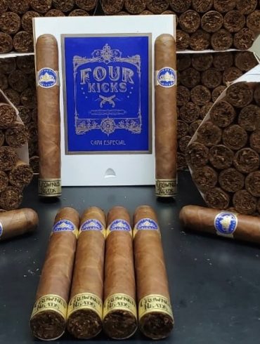 Cigar News: Crowned Heads Announces Four Kicks Capa Especial
