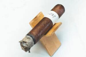 Blind Cigar Review: Dunbarton Tobacco & Trust | Muestra de Saka Unstolen Valor
