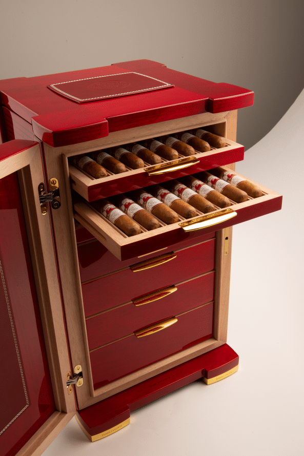 Altadis U.S.A. Announces Romeo y Julieta Bed of Roses Humidor and Cigars - Cigar News